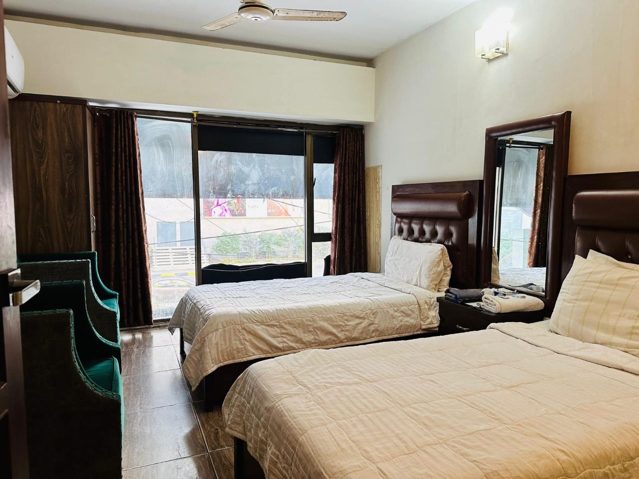 Deluxe Room at Hotel Seaview
